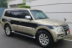 Mitsubishi Pajero Montero 2012