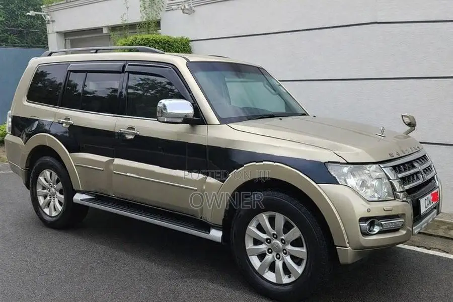 Mitsubishi Pajero Montero 2012