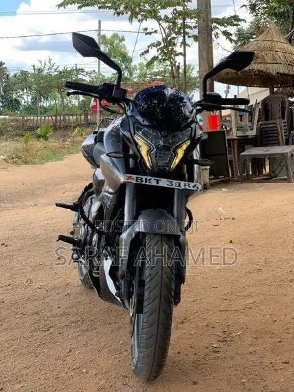 Bajaj Pulsar NS200 2025