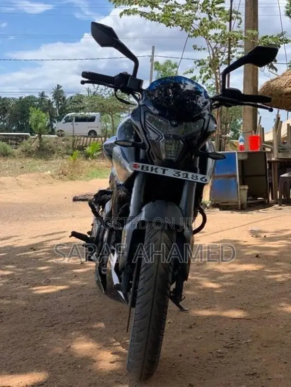 Bajaj Pulsar NS200 2025