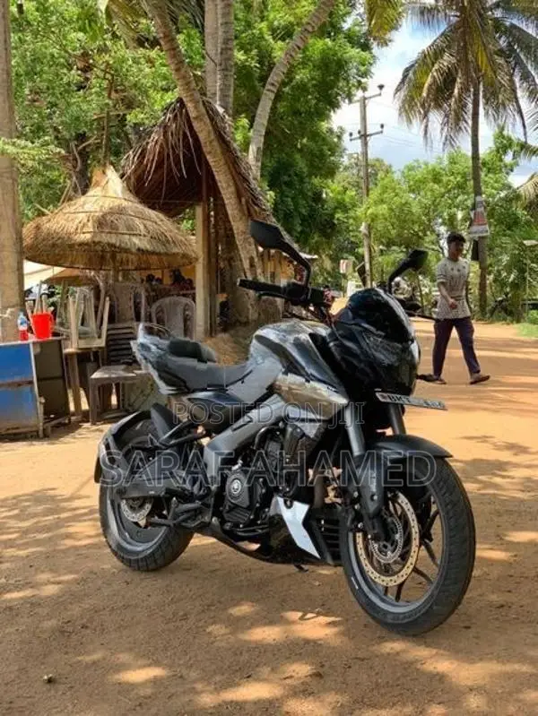 Bajaj Pulsar NS200 2025