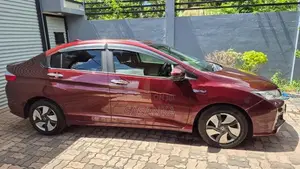 Honda Grace 2014