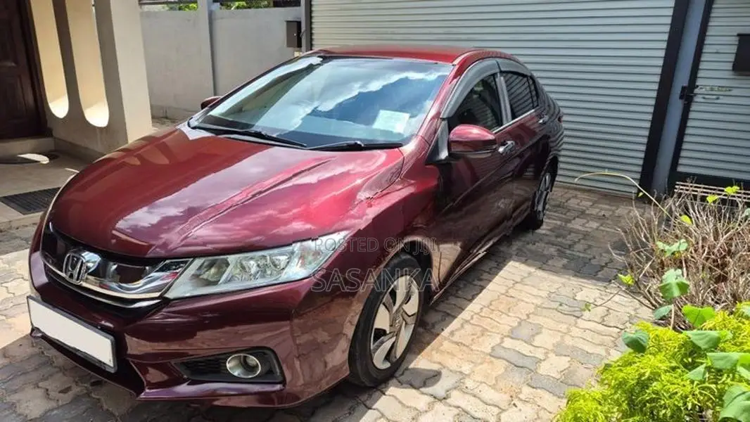 Honda Grace 2014