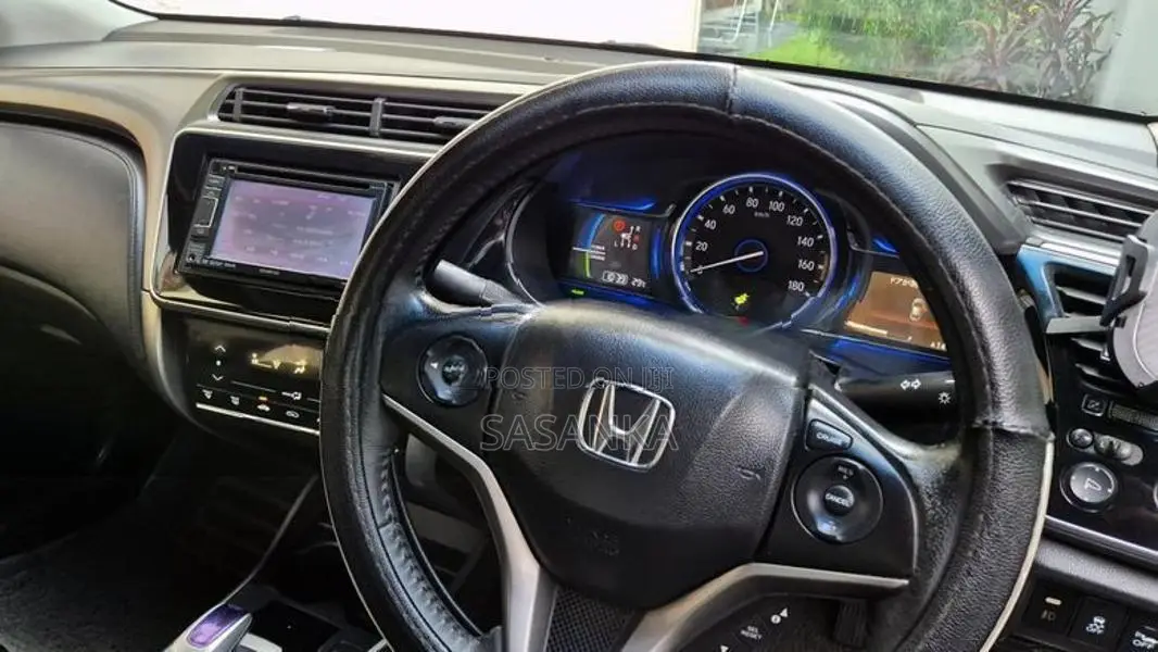 Honda Grace 2014
