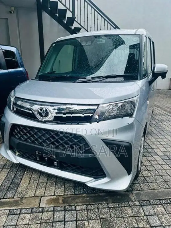 Toyota Roomy X 2023
