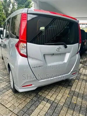 Toyota Roomy X 2023