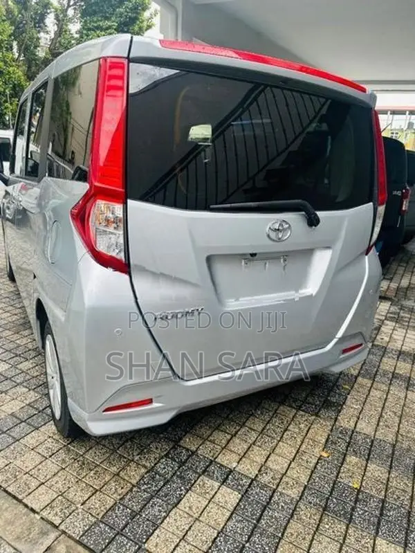 Toyota Roomy X 2023