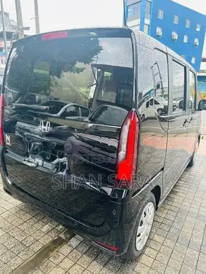 Honda N-Box G 2024
