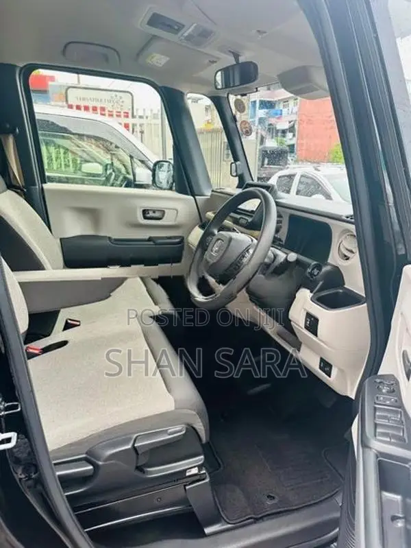 Honda N-Box G 2024