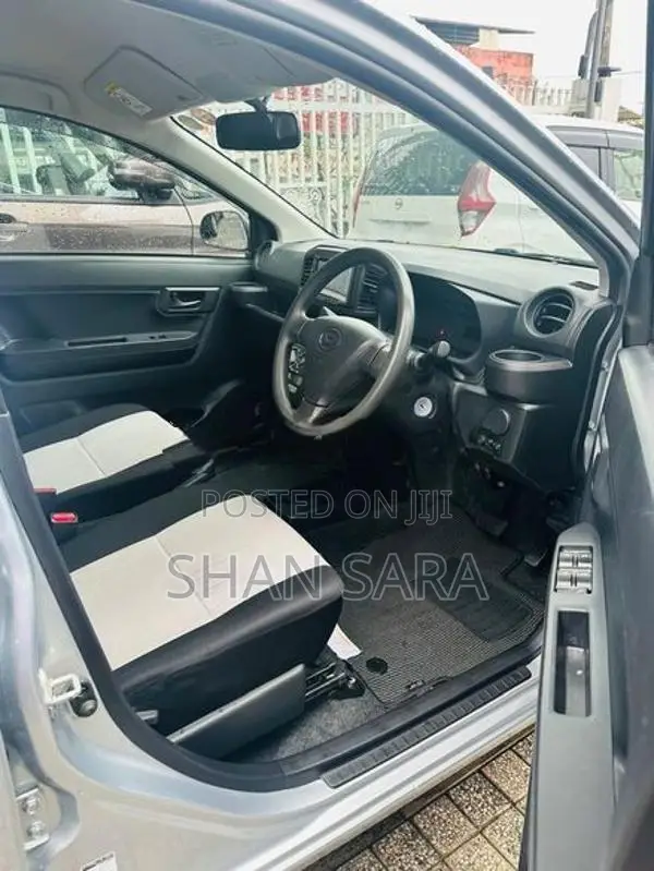Daihatsu Mira L 2024