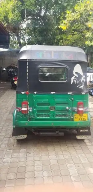 Bajaj RE 2000
