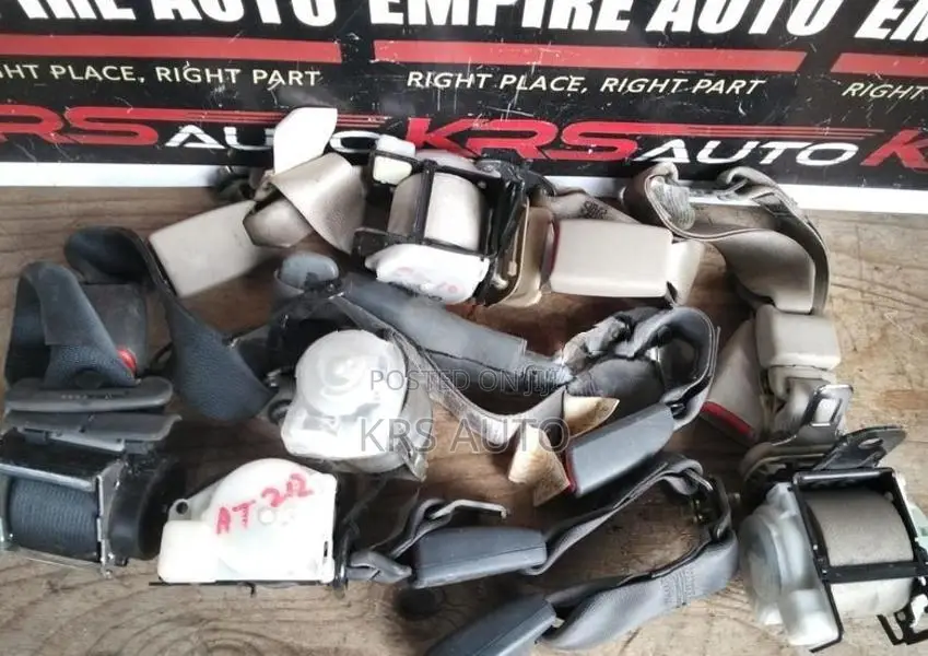 Toyota Front & Rear Seat Belts