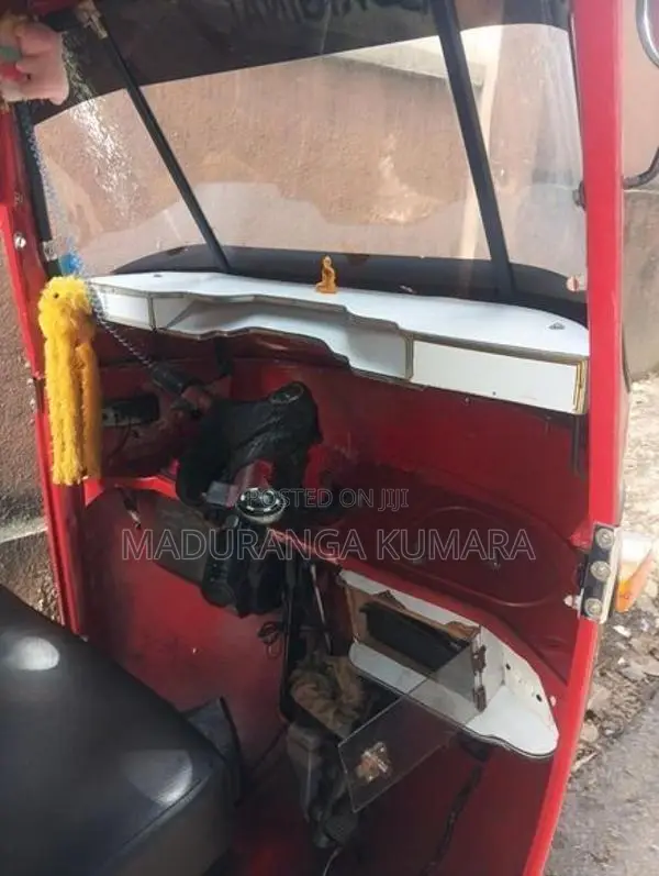 Bajaj RE 1992
