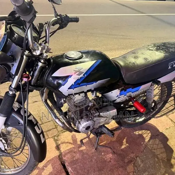 Bajaj CT100 2005