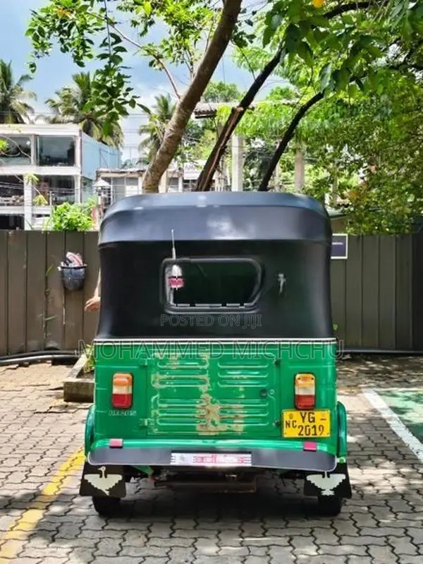 Bajaj RE Three Wheel 2010