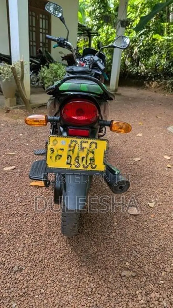 Bajaj Platina 110 ES 2017