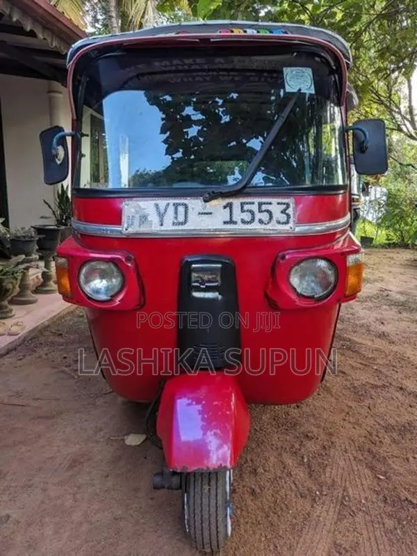 Bajaj RE 2010