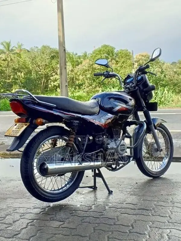 Bajaj CT100 2017