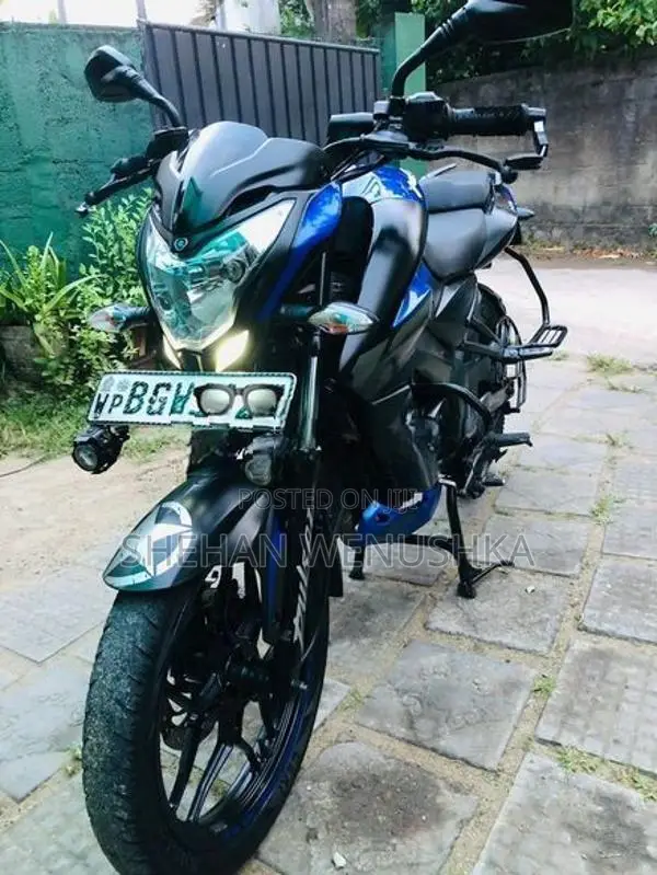 Bajaj Pulsar N160 2018