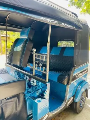 Bajaj RE 2015