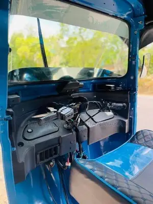 Bajaj RE 2015
