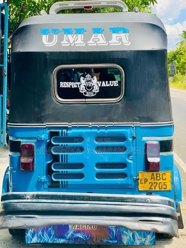 Bajaj RE 2015