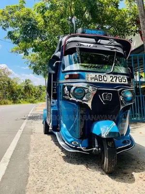 Bajaj RE 2015