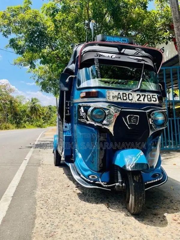Bajaj RE 2015
