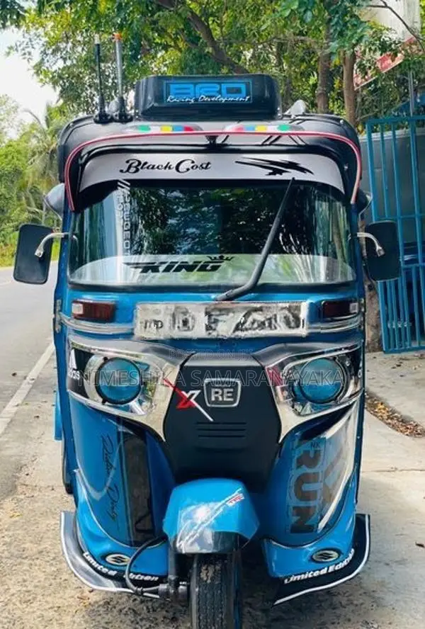 Bajaj RE 2015