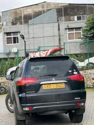 Mitsubishi Montero Sport 2011
