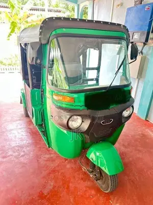 Bajaj RE 2025