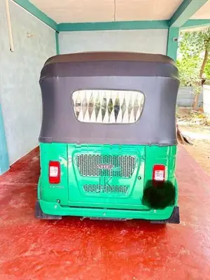 Bajaj RE 2025