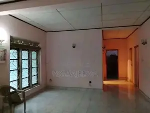 100 Perches Valuable Land with House for Sale in Veyangoda