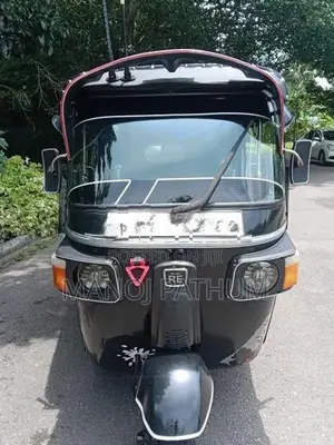 Bajaj RE 2010