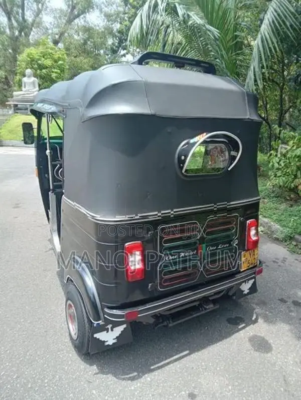 Bajaj RE 2010