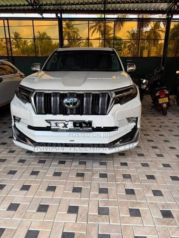 Toyota Land Cruiser Prado 150 TX 2023