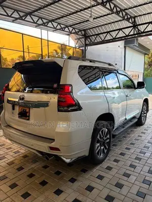 Toyota Land Cruiser Prado 150 TX 2023