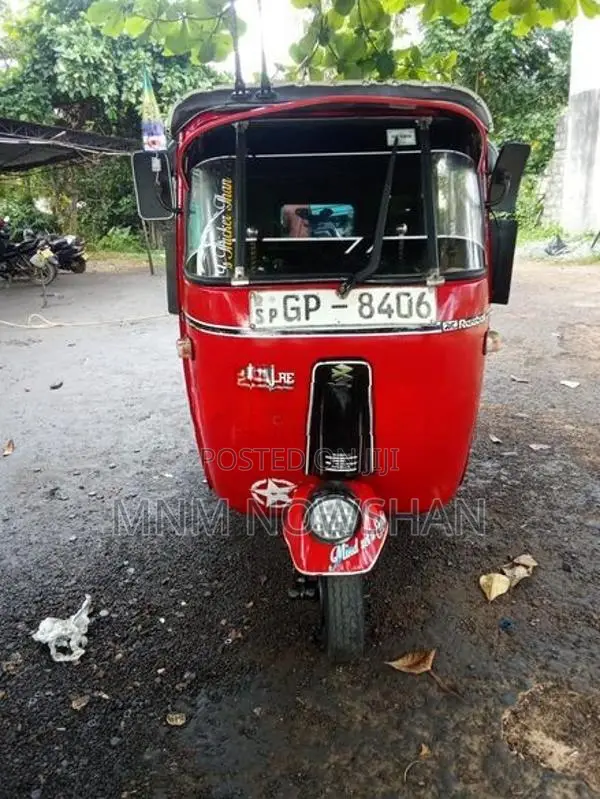 Bajaj RE 2002
