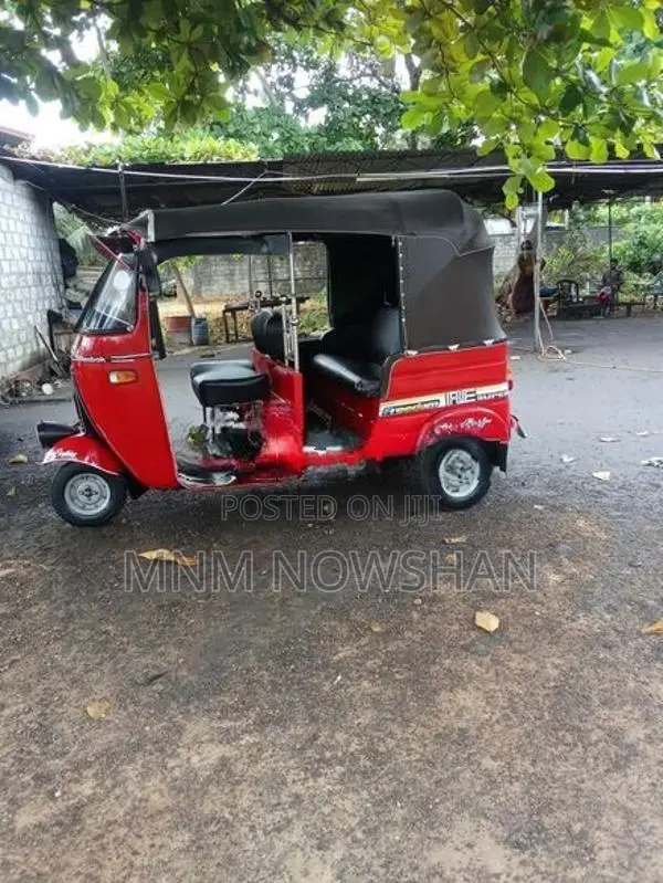 Bajaj RE 2002
