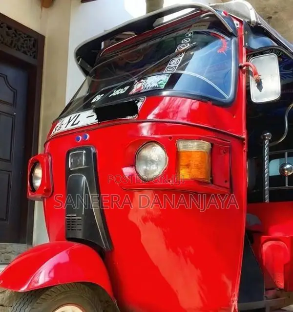 Bajaj RE 2011