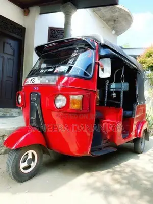 Bajaj RE 2011