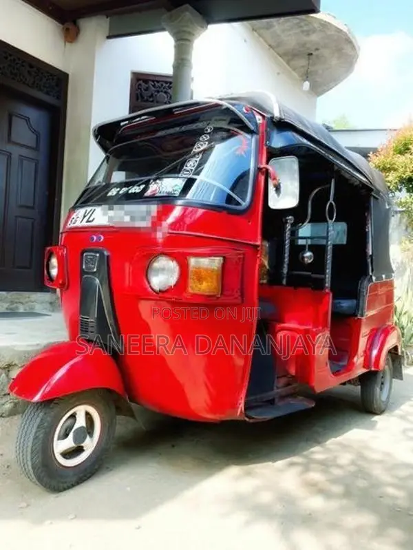 Bajaj RE 2011