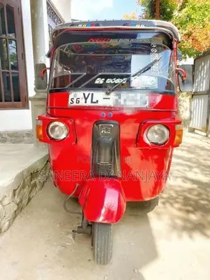 Bajaj RE 2011