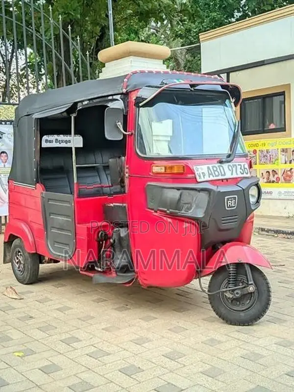 Bajaj RE 2015