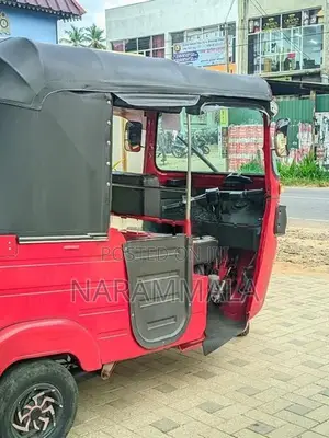 Bajaj RE 2015