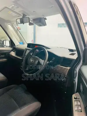 Toyota Roomy x 2023