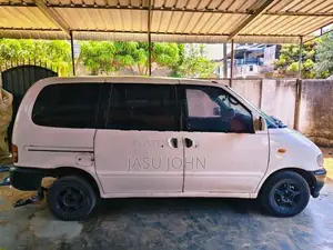 Nissan Serena 1994