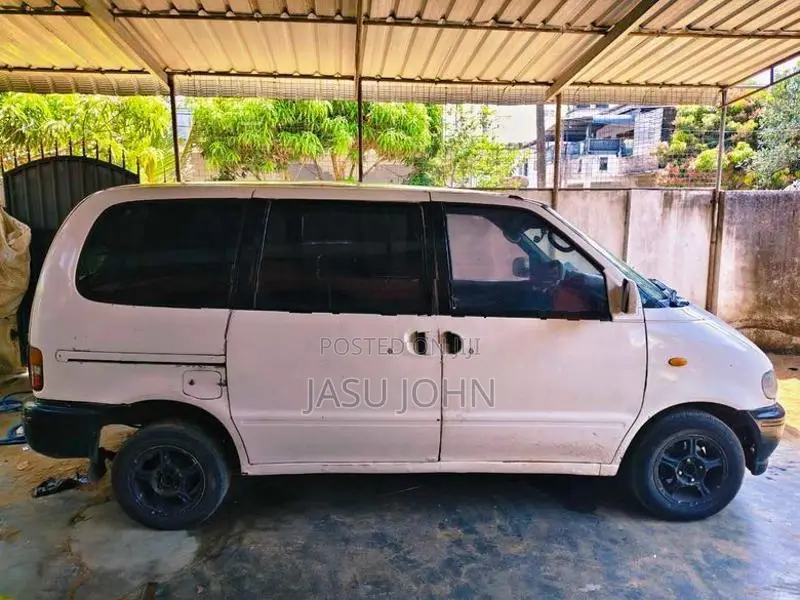 Nissan Serena 1994