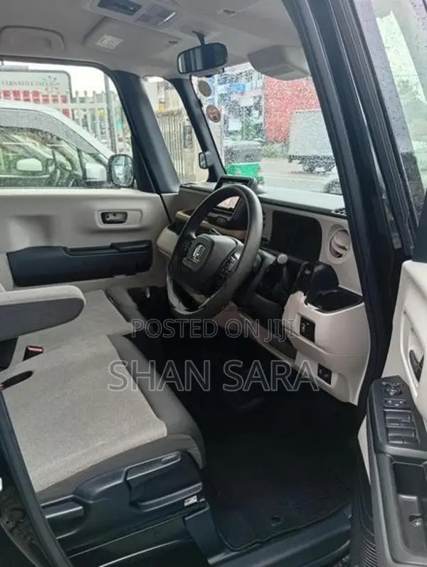 Honda N-Box G 2024