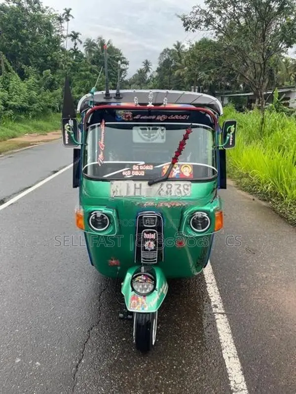 Bajaj RE 2011